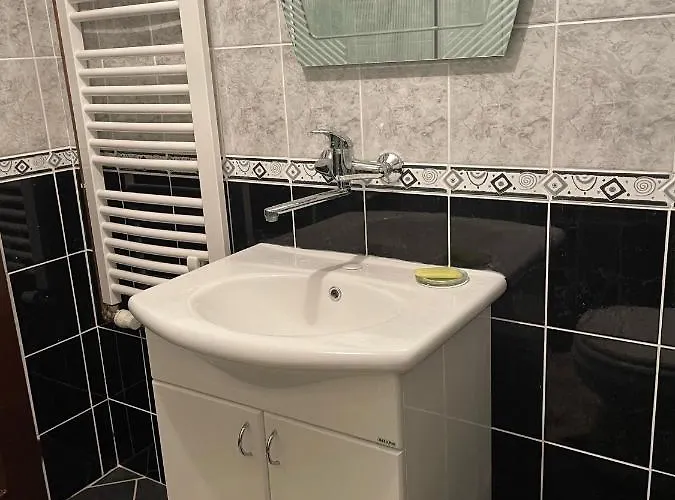 дружба شقة *